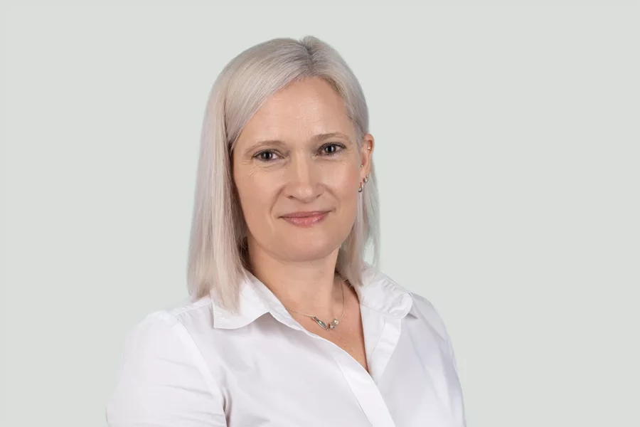 Julie Pryor